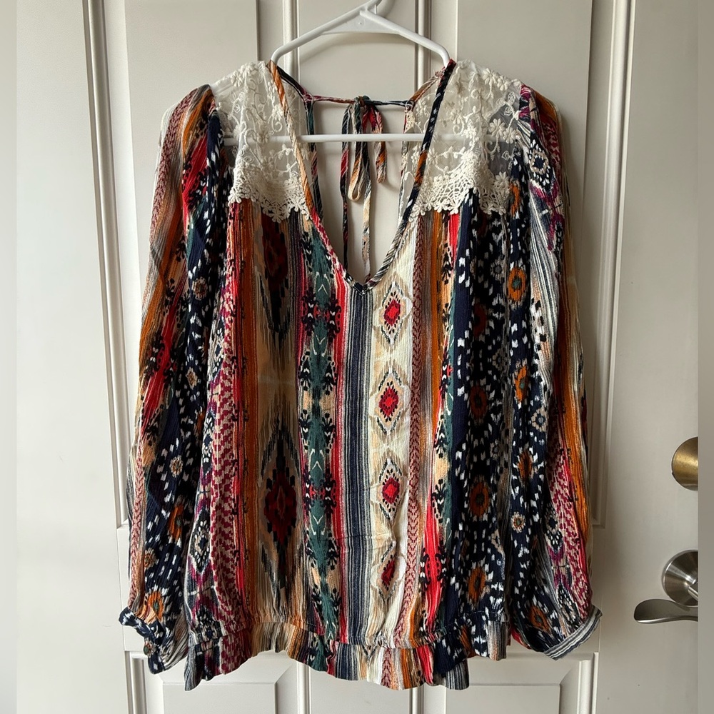 Gimmicks by BKE Top Women’s Southwest Cutout Tie Back Boho Lace 3/4 Sleeve